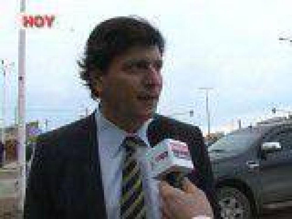 Costa y Toledo ausentes en la Sesi�n Informativa del Jefe de Gabinete Jorge Capitanich.