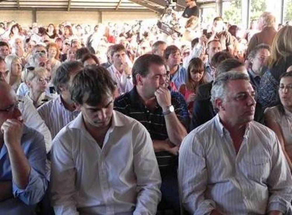 Para Galmarini y Zamora, ning�n sponsoreo a una pelea de box influy� en el pase de la 