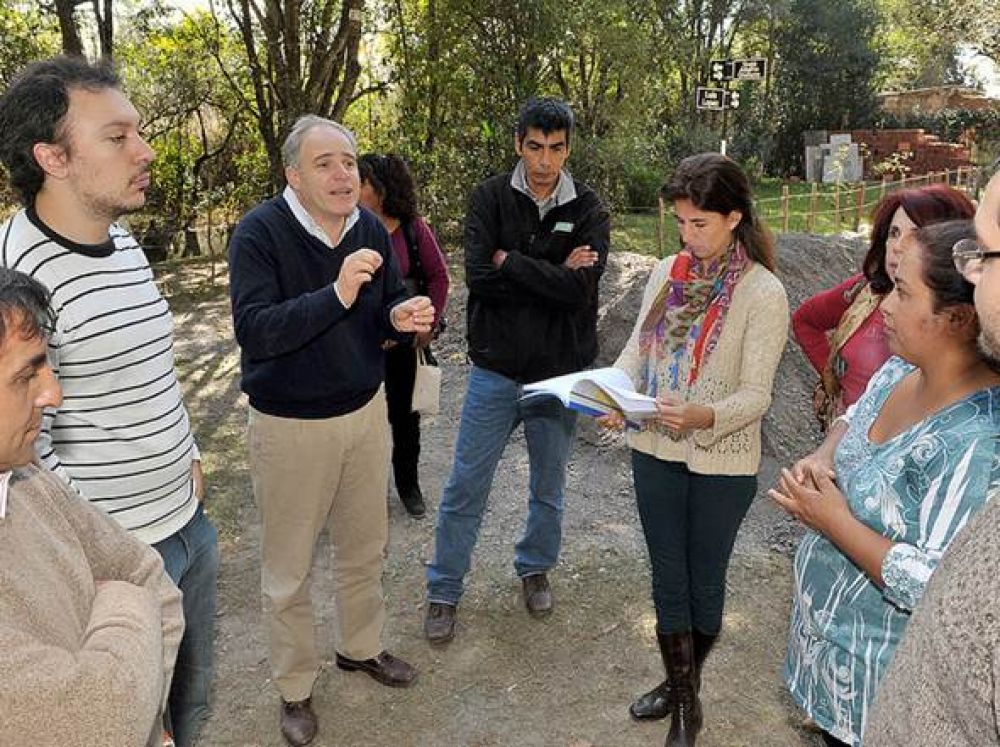 Ediles visitaron barrio Calchaqu y Villa Violeta por peticiones vinculadas a espacios pblicos.