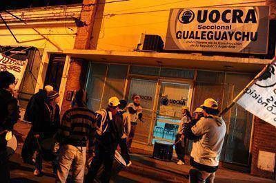  Afiliados a UOCRA marcharon por descontentos con la gesti�n local