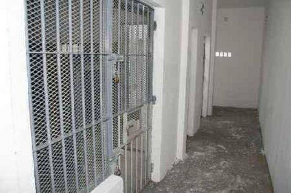 En�rgico repudio a la reapertura de calabozos en comisar�as