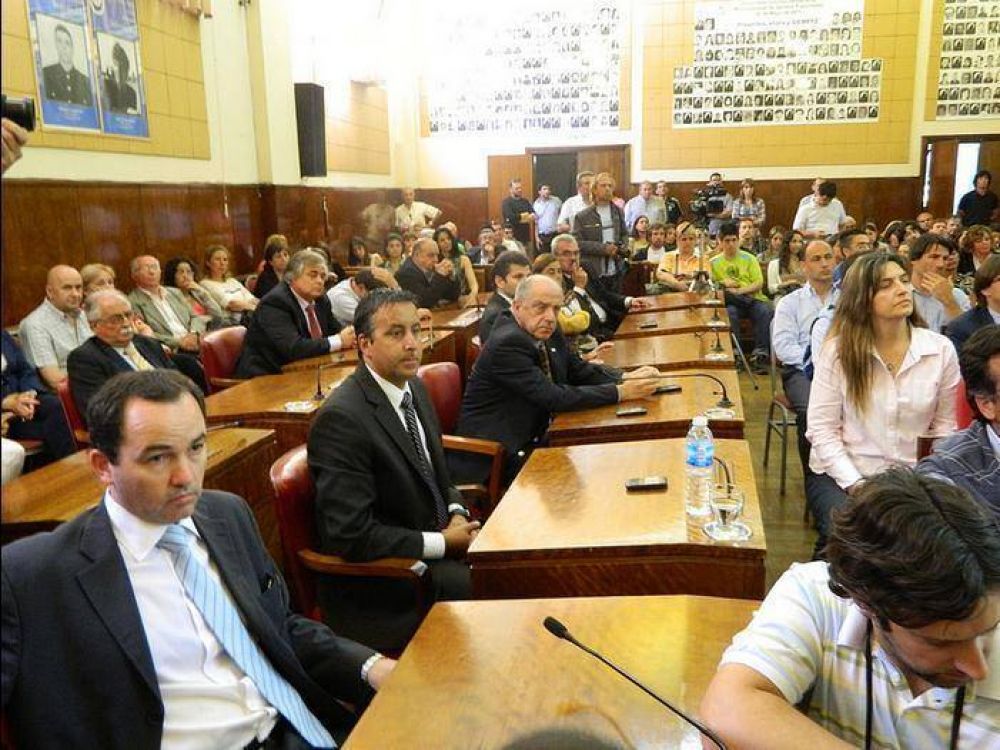 �Acci�n Marplatense y la UCR se aliaron para no dar el debate, se asustaron�