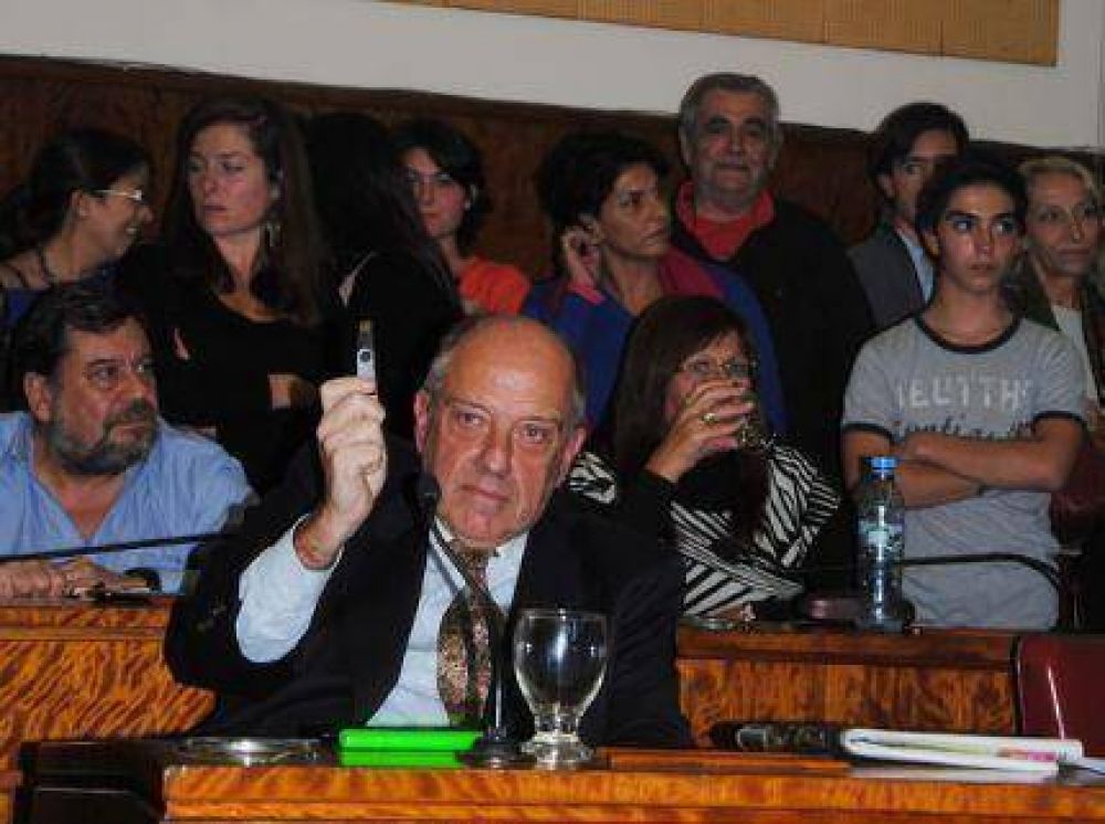 Lo que dicen unos y otros luego del �derrocamiento� que no fue