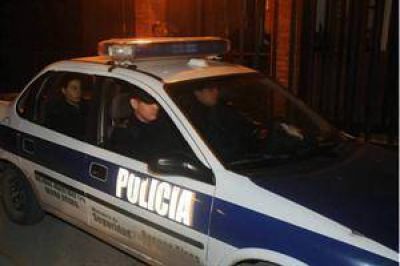 Detuvieron a dos personas por el robo en Lan�s que dej� a una nena baleada