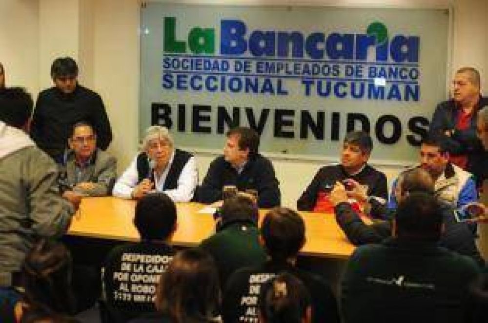 Moyano compromete su apoyo a La Bancaria