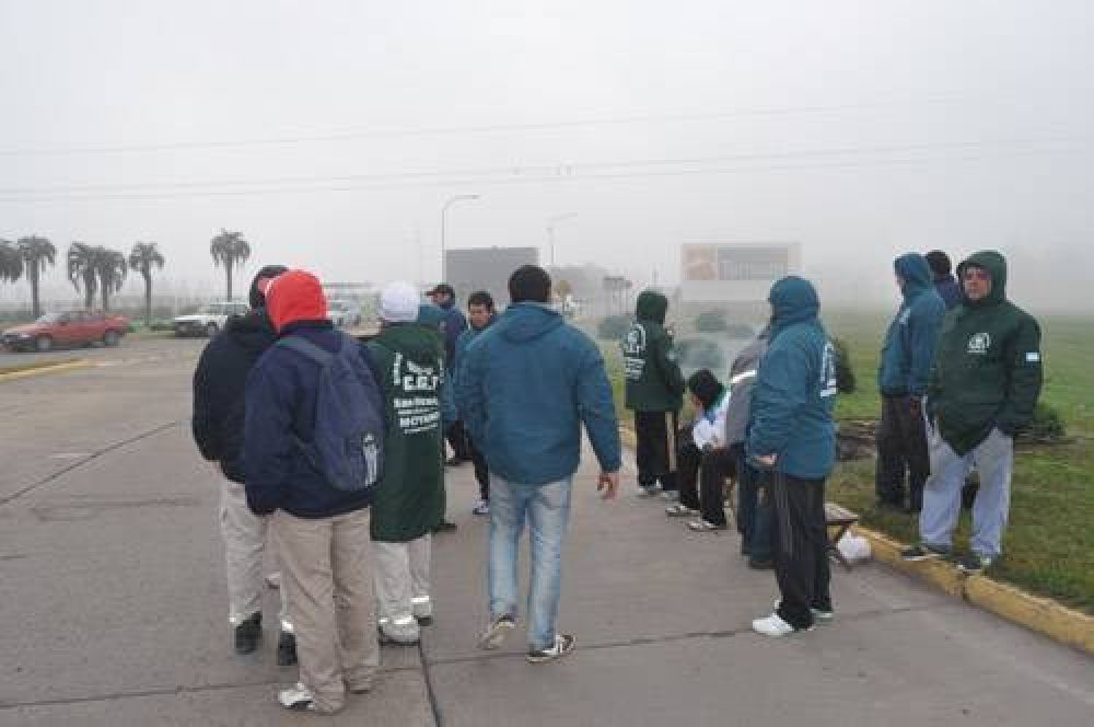 Camioneros levant� los bloqueos a Ternium Siderar