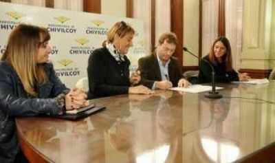 Chivilcoy: Intendente Speranza firm� convenio del programa 