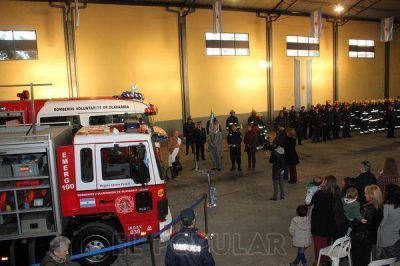 Bomberos present� su flamante flota