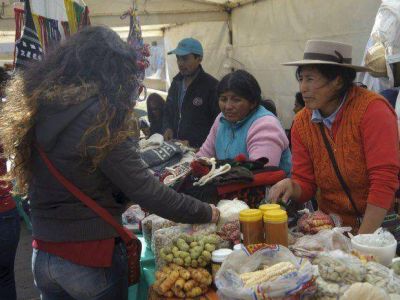 Alimentos sanos y a buenos precios en ferias comunitarias