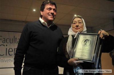 Gabriel Mariotto y Hebe de Bonafini homenajearon a Rodolfo Walsh