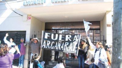Docentes pondr�n una Carpa Blanca en la Plaza