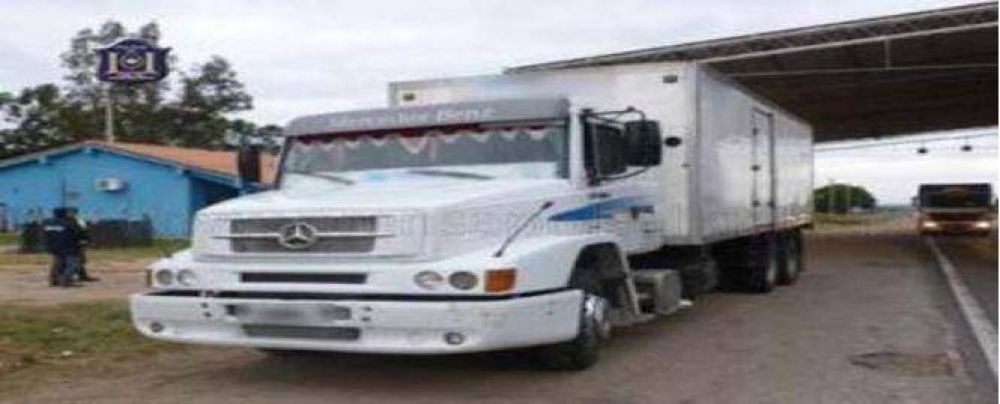 Detienen ebrio a un conductor de cami�n