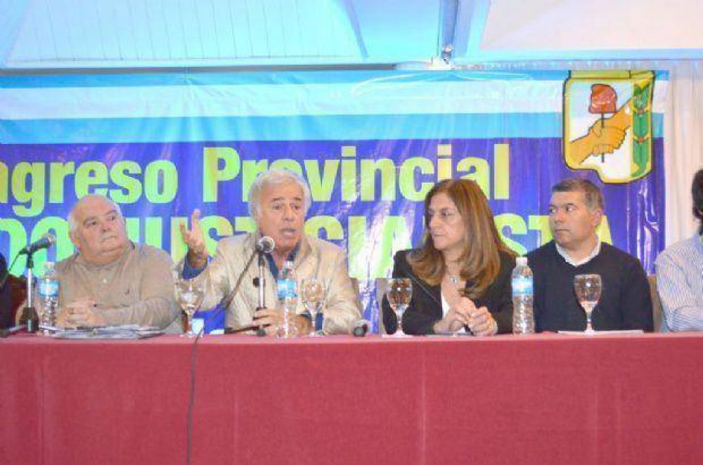 De la Sota aprovech� el congreso partidario para criticar al gobierno nacional