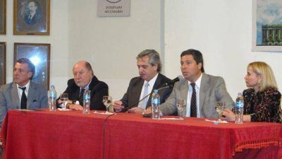 Vino Alberto Fern�ndez y reapareci� Zacar�as