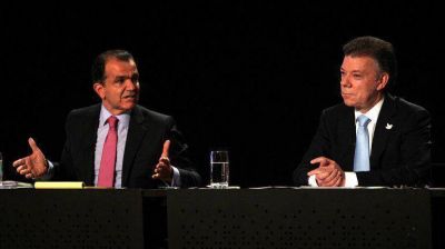 Zuluaga afirm� que el anuncio de las FARC sobre v�ctimas es una ayuda electoral para Santos