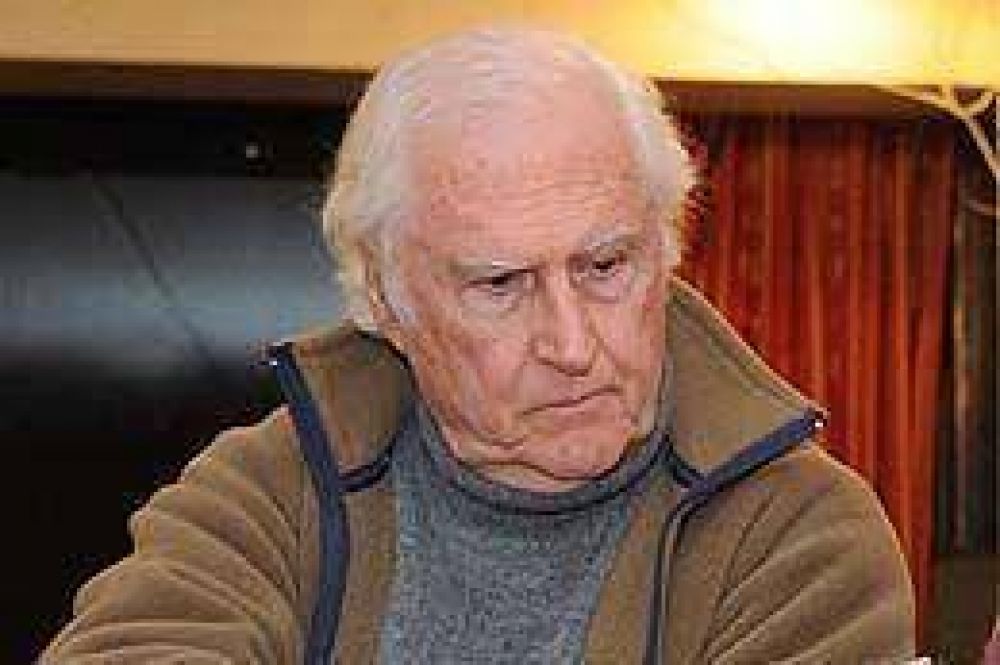 Pino Solanas apunt� contra Carri�: "Hay que tomarse un matecito de modestia"