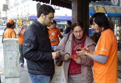 Cafiero difundi� la aplicaci�n del �Bot�n de Alerta� en Mart�nez