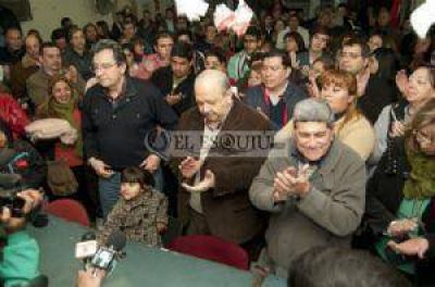El oficialismo se impuso en la provincia y Quintar seguir� al frente de la UCR