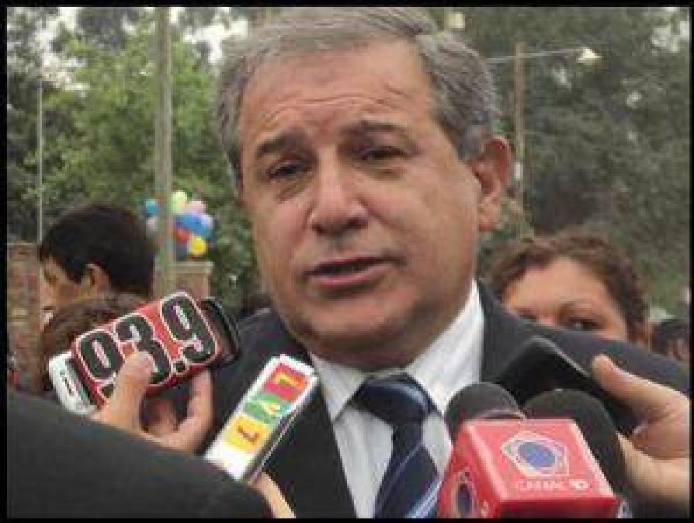Tras dos operaciones, el intendente de Yerba Buena guardar� reposo por un mes en su casa