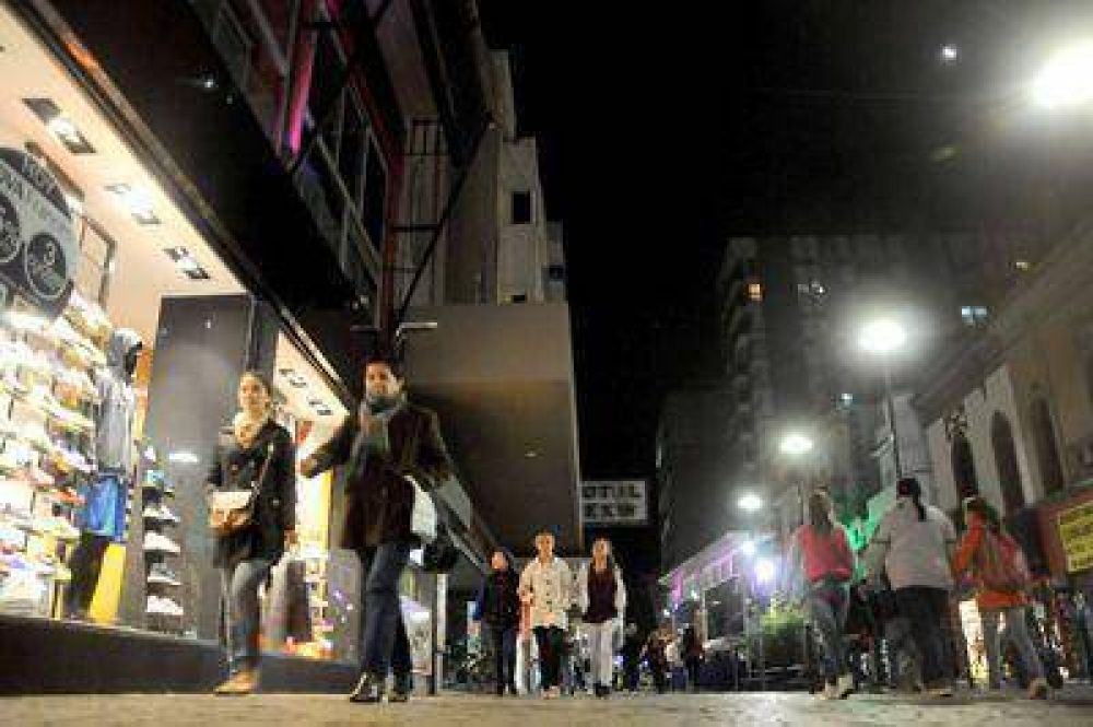 El cdigo de publicidad produjo un impacto en la peatonal y Rivadavia