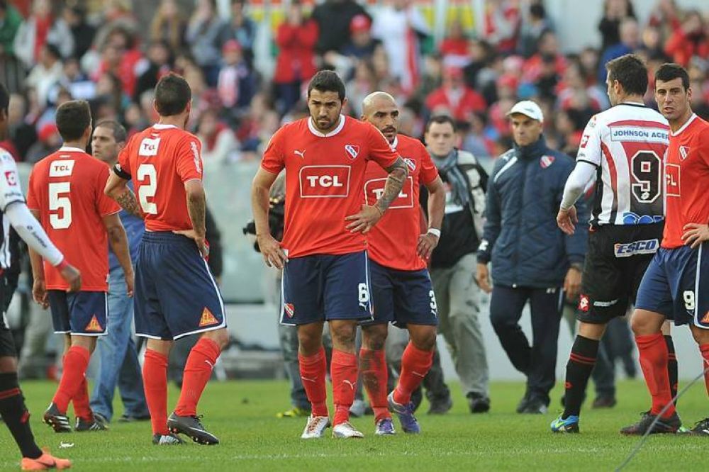 Patronato le agu� la fiesta a Independiente