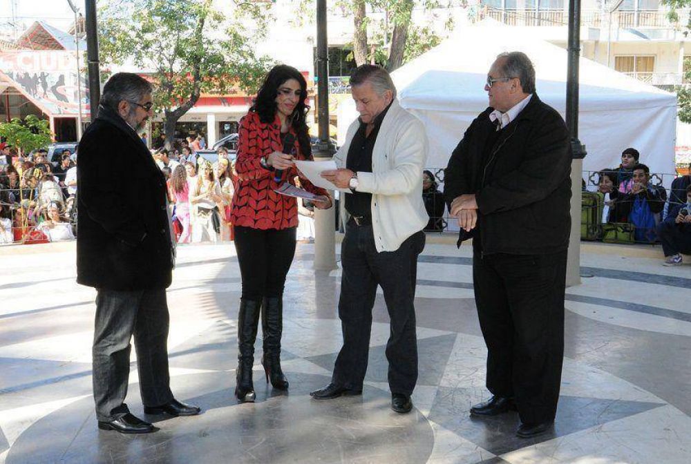 El Intendente Infante particip� de los festejos por los 20 a�os de la academia Yesm�n Llebeili