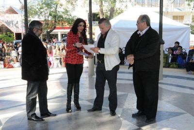 El Intendente Infante particip� de los festejos por los 20 a�os de la academia Yesm�n Llebeili