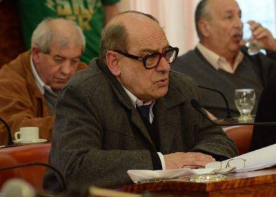 Dale gas: Arroyo propone reemplazar la gaseosa por el agua