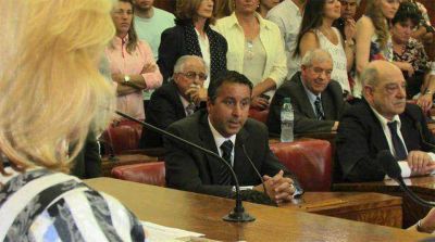Azcona: �Hay un pacto entre AM y la UCR para que Baragiola tenga una salida elegante despu�s del Mundial�