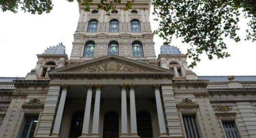 Docentes definen nuevos paros