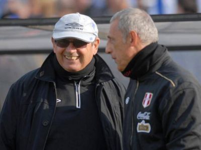 La negociaci�n en Newell's se puso verde porque Markarian exige el pago en d�lares