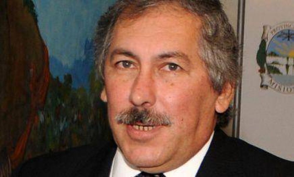 M�s all� de un funcionario 