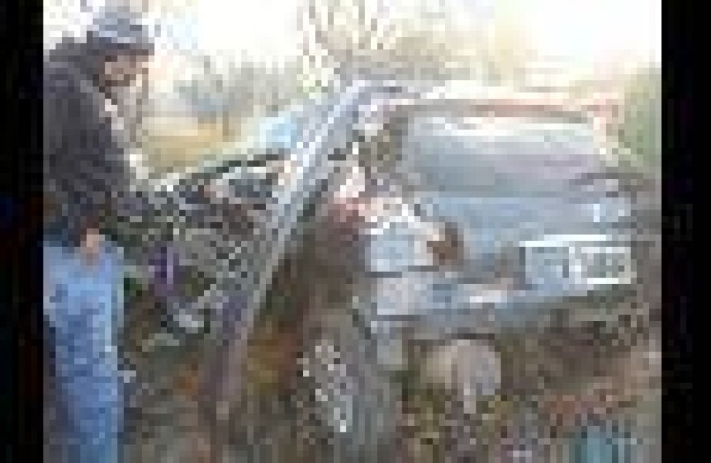 Muri� un joven de 20 a�os al chocar su auto contra un �rbol