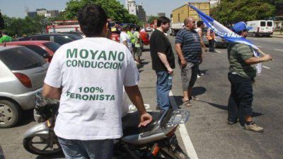 Tras el bloqueo a plantas de alimentos, Camioneros cobrar�n un plus de $4.700