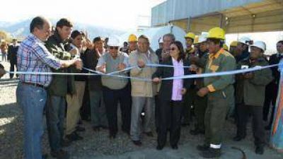 Luc�a inaugur� l�nea de 33, anunci� inversi�n de $ 18 millones en energ�a y entreg� netbooks y 25 casas