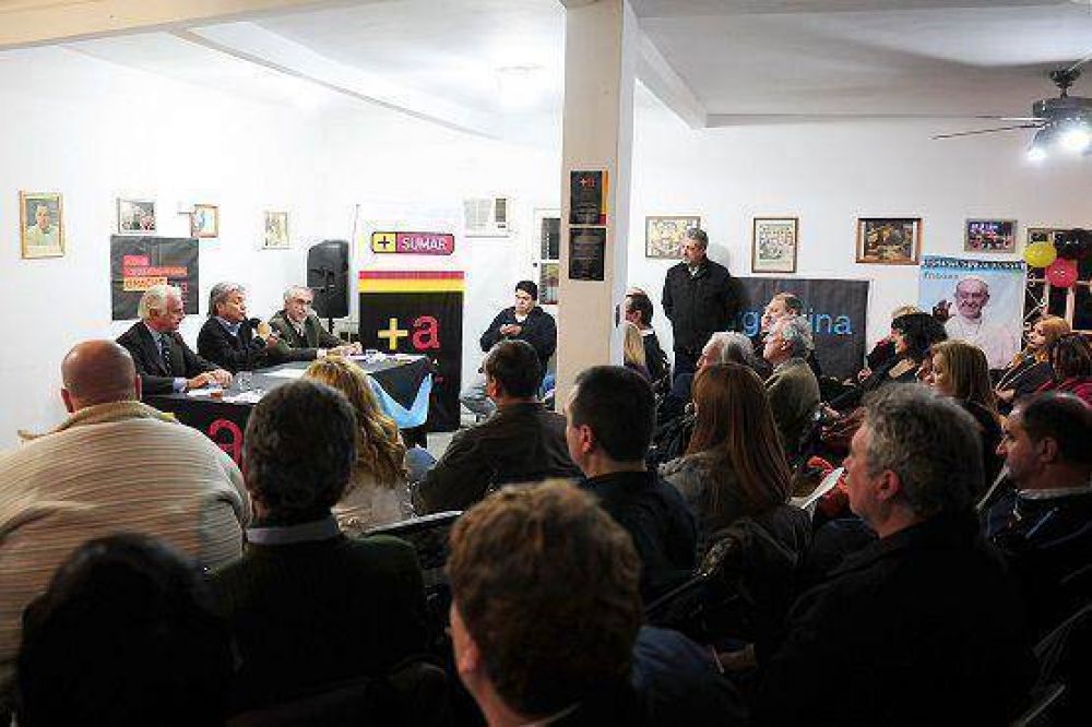 Ricardo Delgado expuso las pol�ticas econ�micas del FR