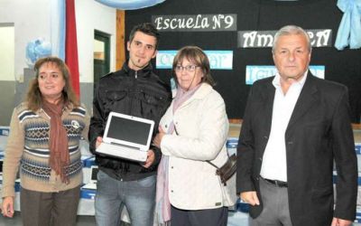 Los estudiantes de 1� a�o tienen sus propias netbooks