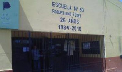 Solano: Paro de maestros en la escuela donde una madre golpe� a docentes