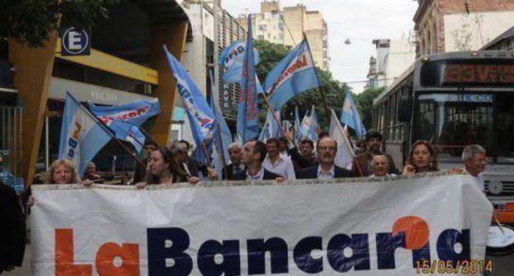 Bancarios paran el viernes