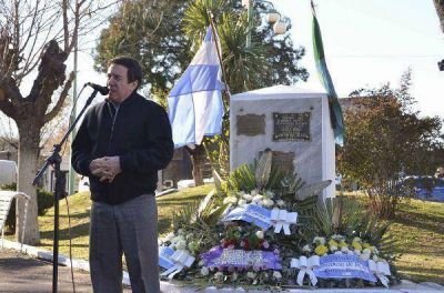 D�az P�rez homenaje� a los fusilados lanusenses en junio de 1956