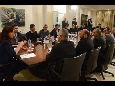 El Gobernador particip� de la reuni�n con la Presidenta y gobernadores de provincias petroleras