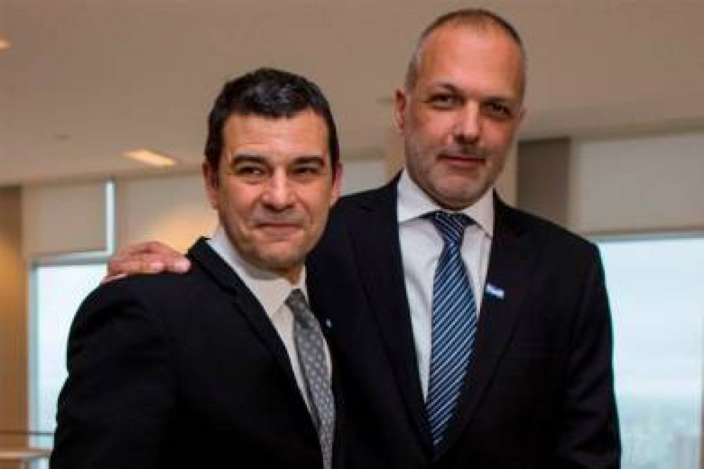 Galuccio llega por el aniversario del sindicato petrolero