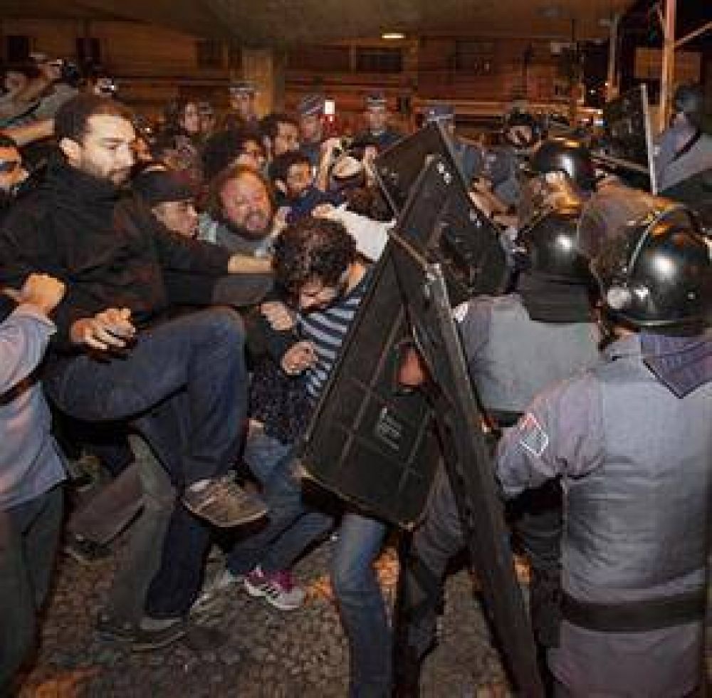 Tregua en San Pablo tras otro d�a de furia antes de la Copa