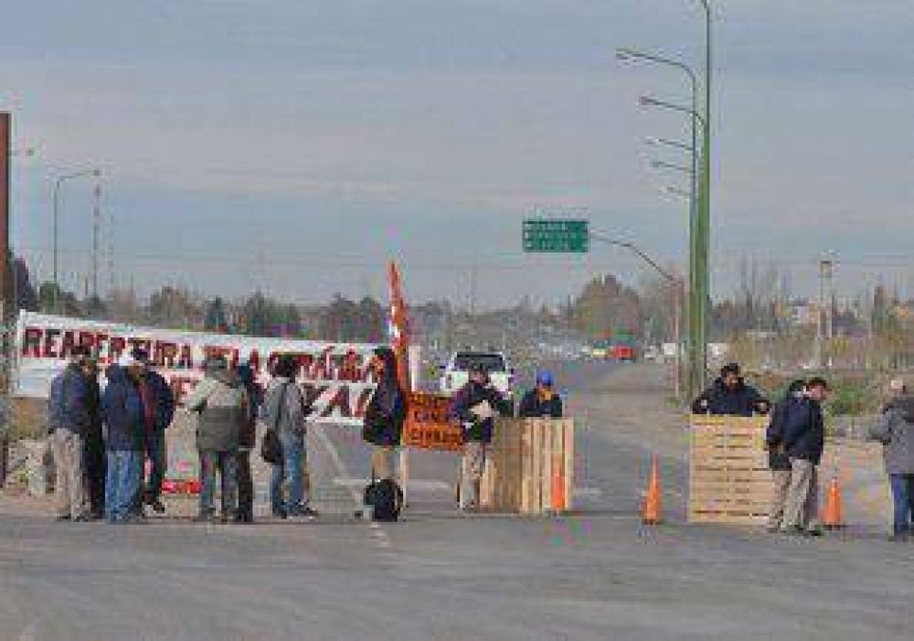 Luego del caos en la Ruta 7, los ceramistas vuelven a protestar 