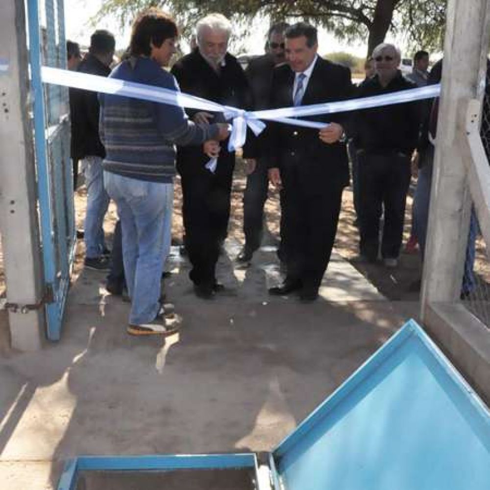 Inauguraron red cloacal que beneficia a 2300 vecinos del barrio Agrario