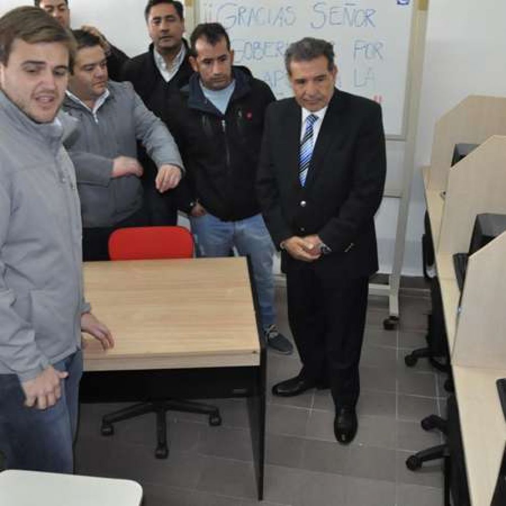 Beder Herrera inaugur� nuevas oficinas en Juventud
