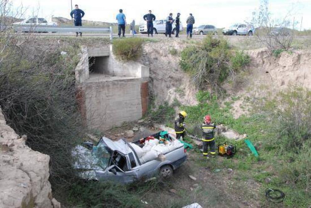 Cay� a un zanj�n tras despistar sobre Ruta 22