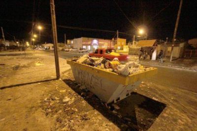 Malestar de vecinos por acumulaci�n de desechos
