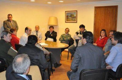 Taxistas y remiseros trabajan junto a la Comisi�n de Protecci�n Ciudadana