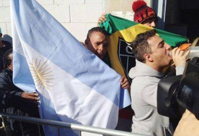 Furor en Belo Horizonte por ver entrenar a la selecci�n argentina de Lionel Messi